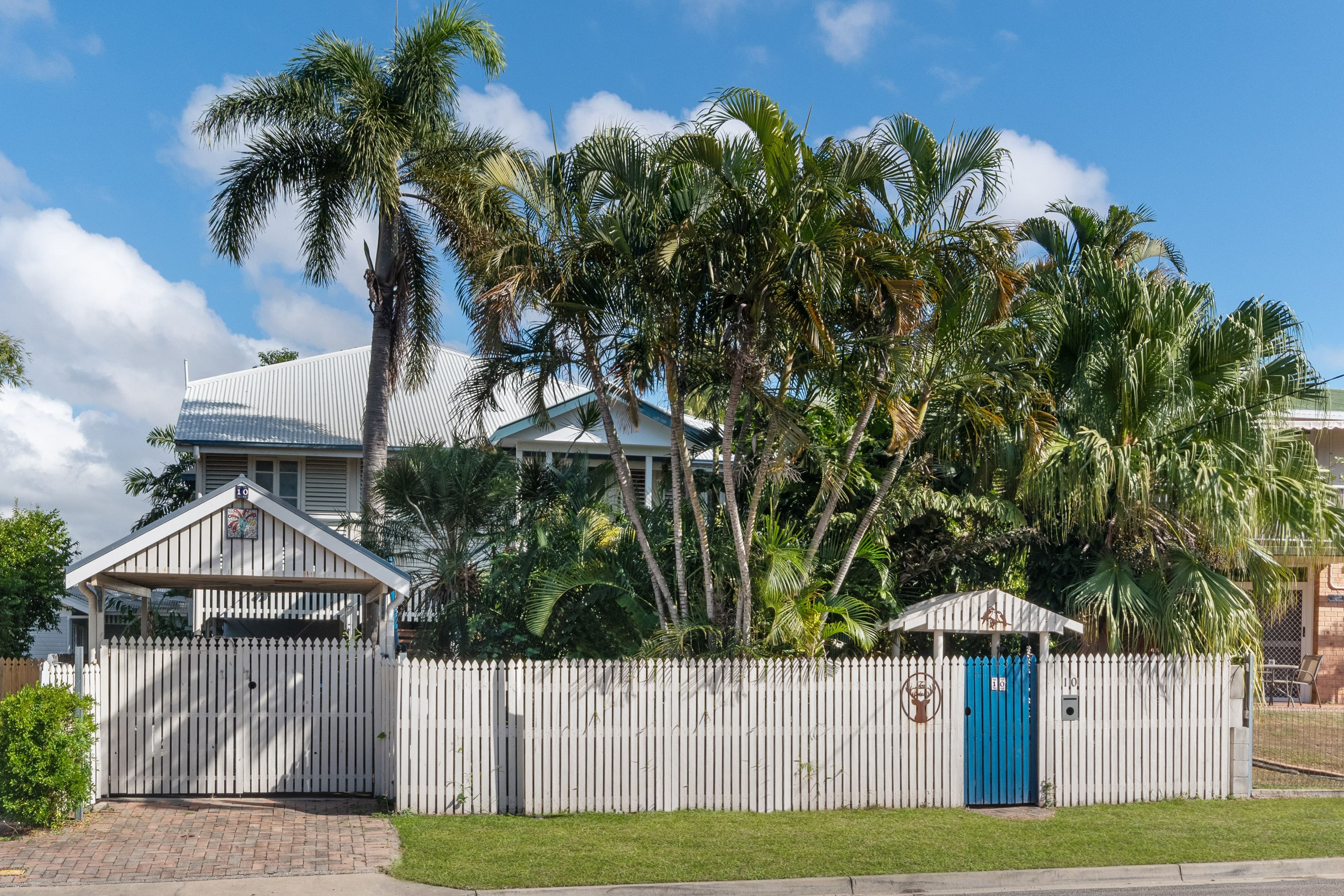 10 Cowley Street, West End QLD 4810, West End - Image 1