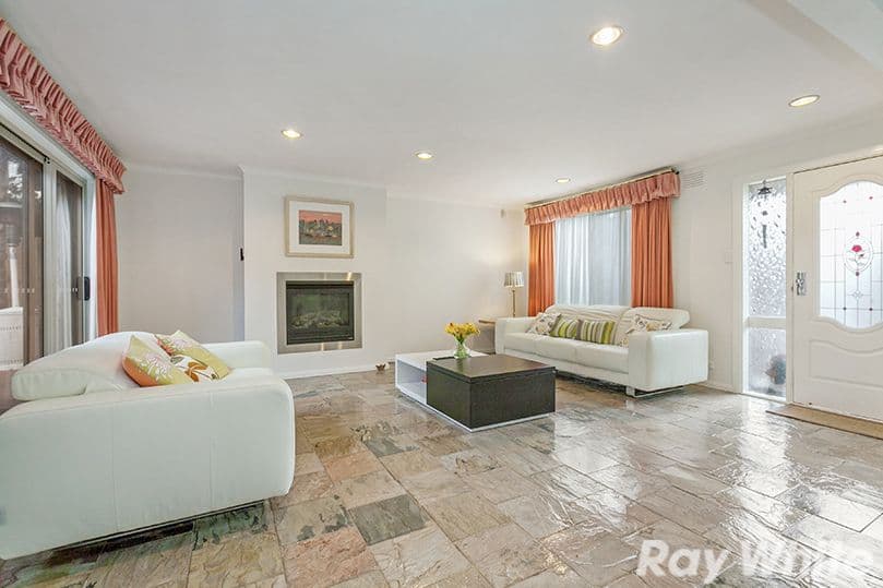 9 Eaglet Court, Mill Park VIC 3082, Mill Park - Thumbnail 2