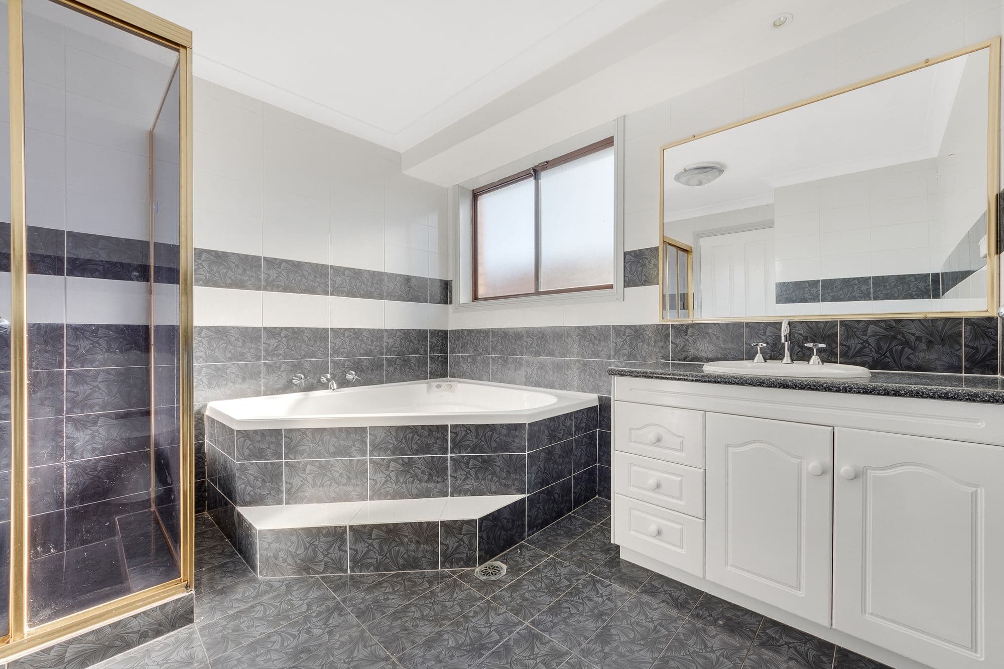13 Sebastian Avenue, Rosemeadow - Thumbnail 8