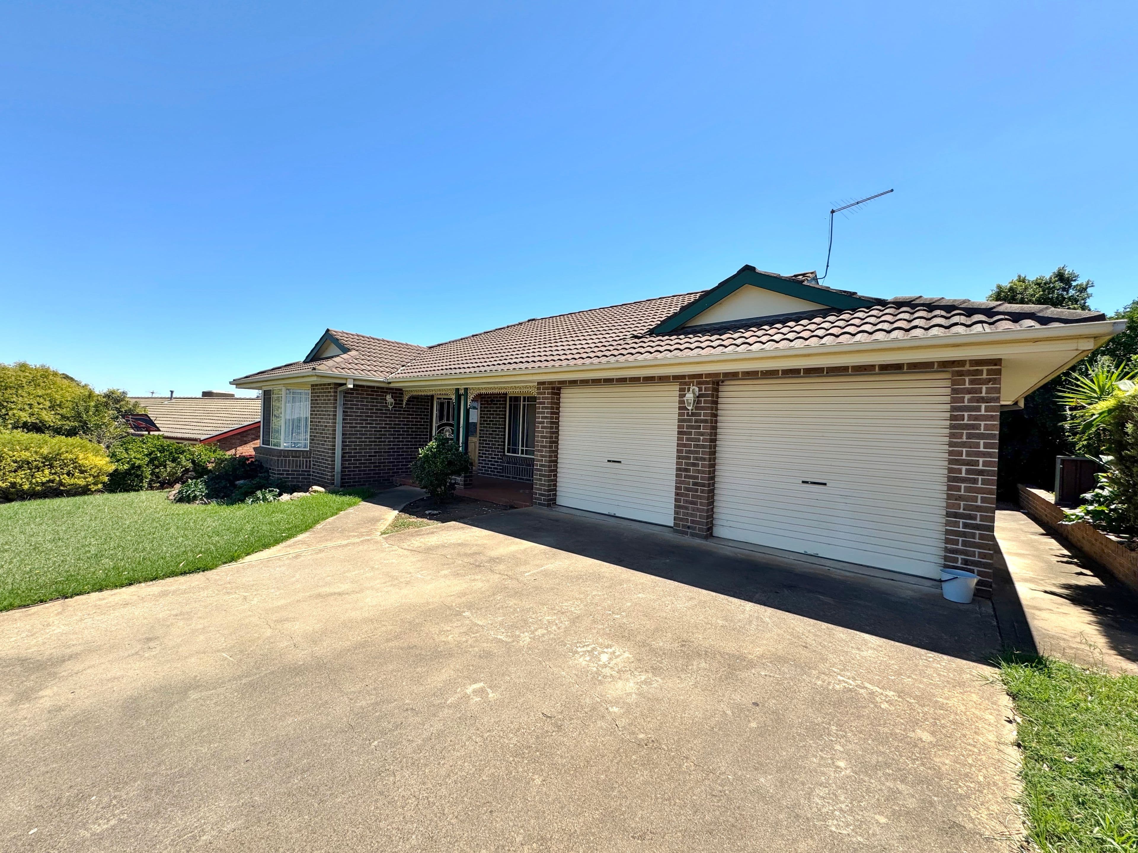 4 Martin Court, Young NSW 2594, Young - Thumbnail 2