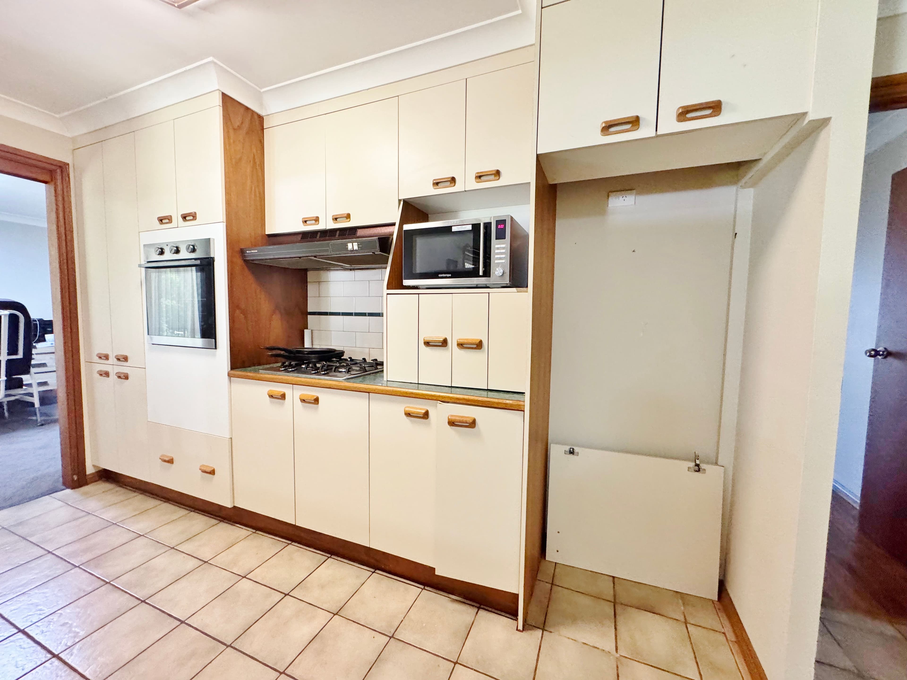 4 Martin Court, Young NSW 2594, Young - Thumbnail 3