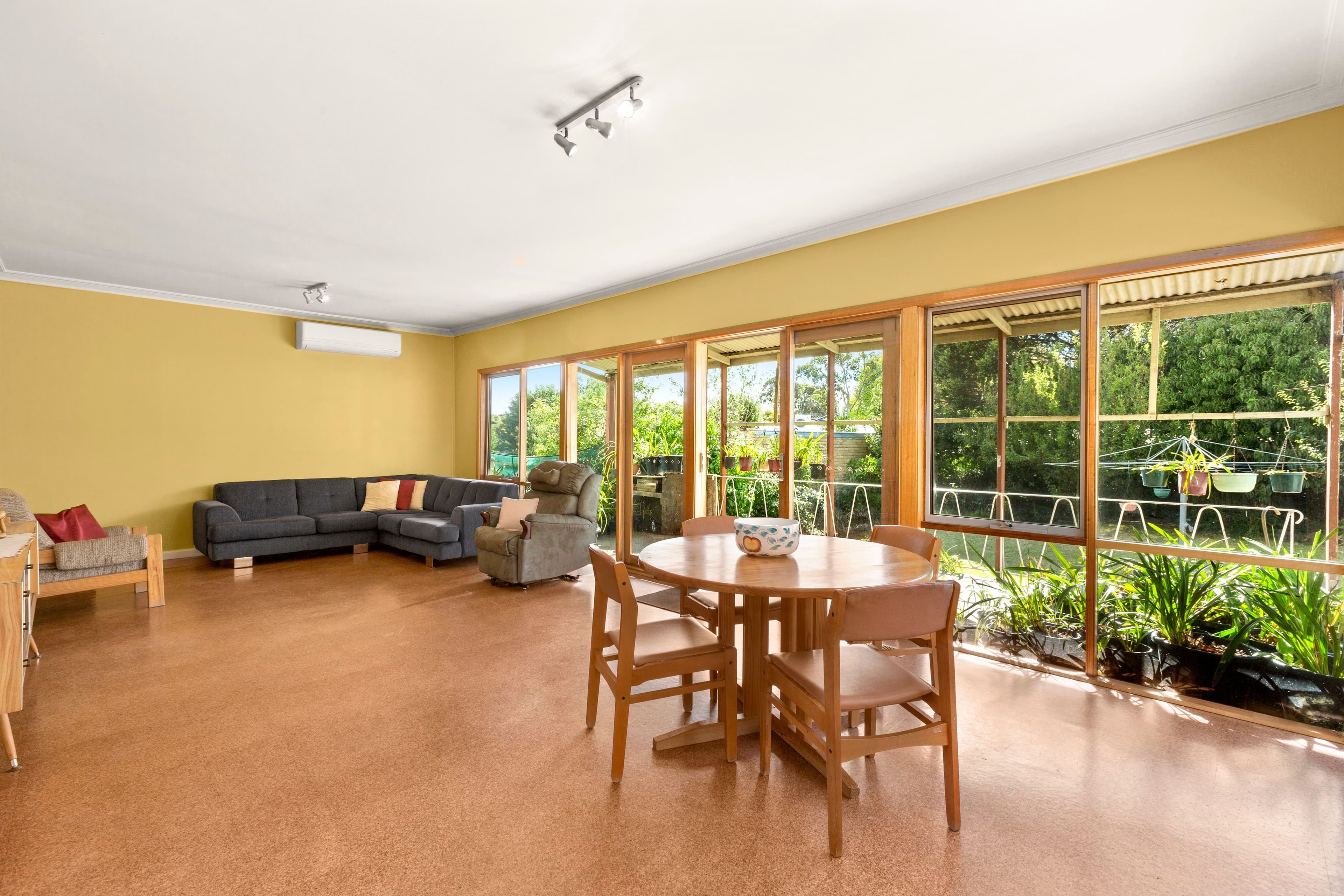 6 Ronald Avenue, Bulleen VIC 3105, Bulleen - Thumbnail 3