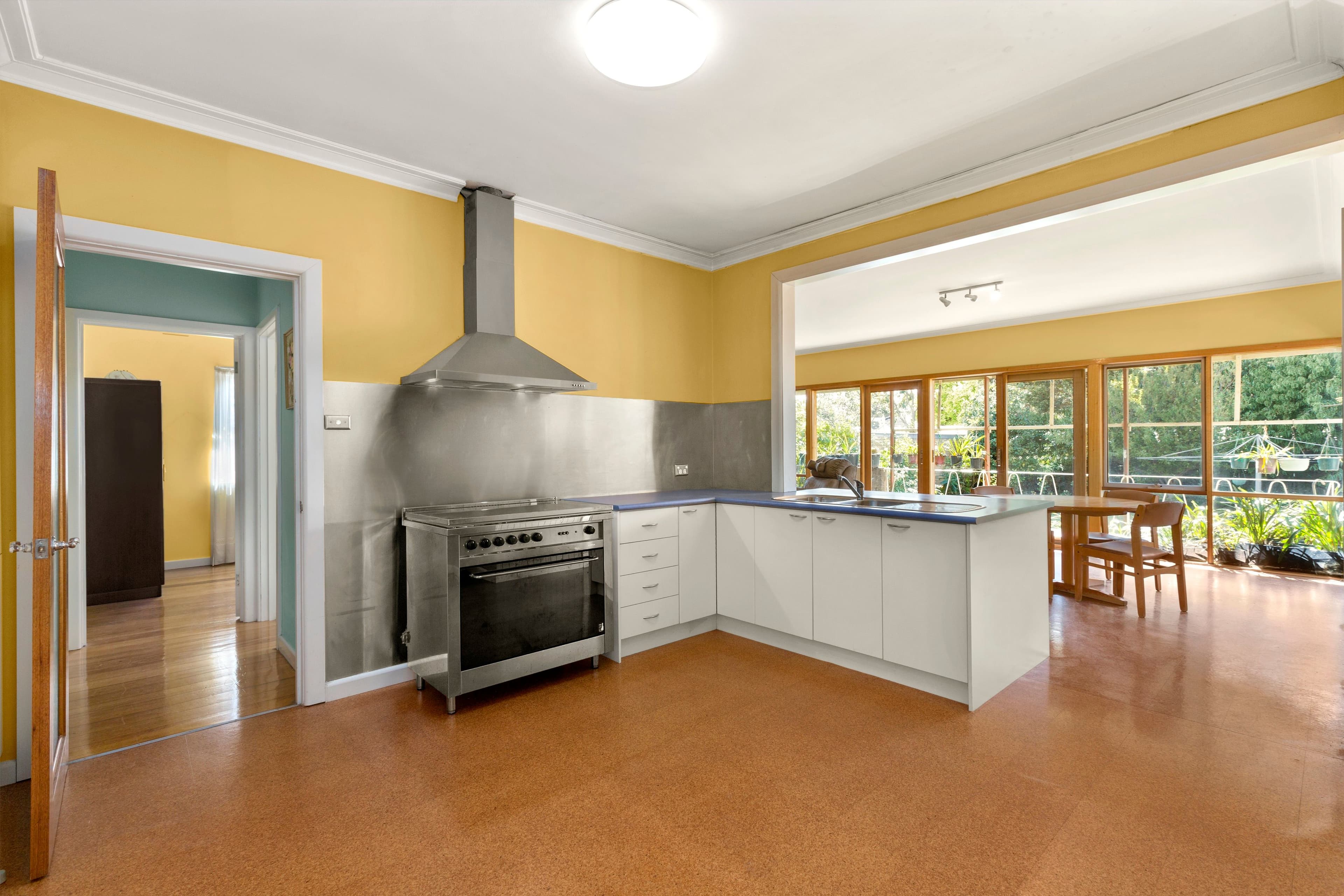 6 Ronald Avenue, Bulleen VIC 3105, Bulleen - Thumbnail 4