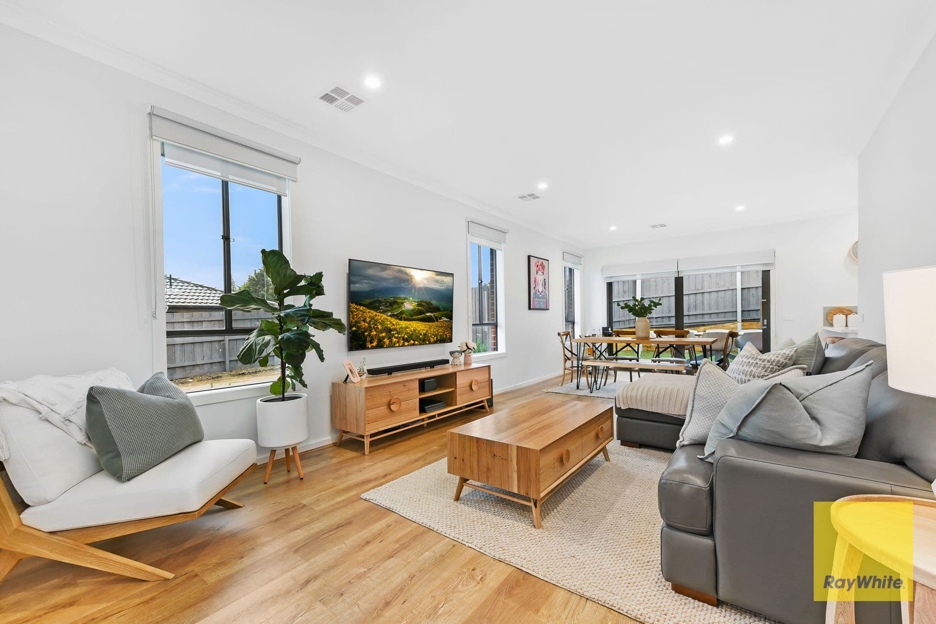 50 Arthur Phillip Drive, Endeavour Hills VIC 3802, Endeavour Hills - Thumbnail 2