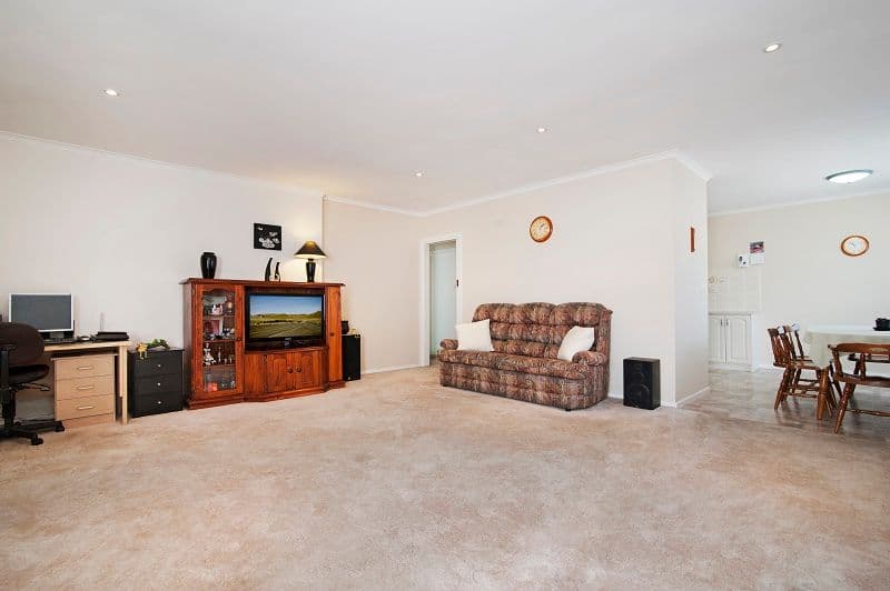 11 Haresta Avenue, Dandenong South VIC 3175, Dandenong - Thumbnail 4