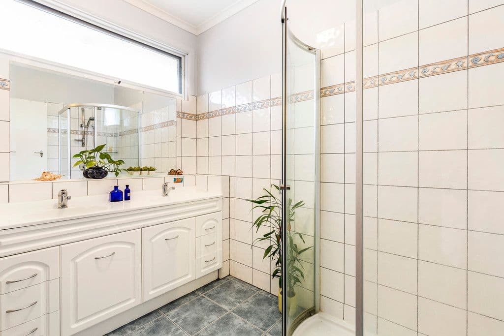 5 Fairland Avenue, Oakleigh East VIC 3166, Oakleigh East - Thumbnail 4