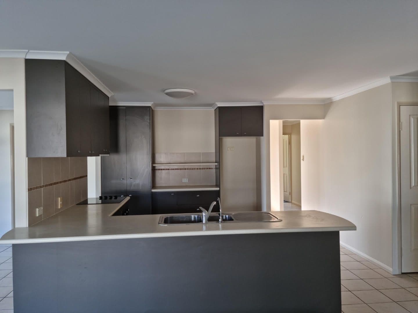 24 Douglas Street, Tannum Sands QLD 4680, Tannum Sands - Thumbnail 5