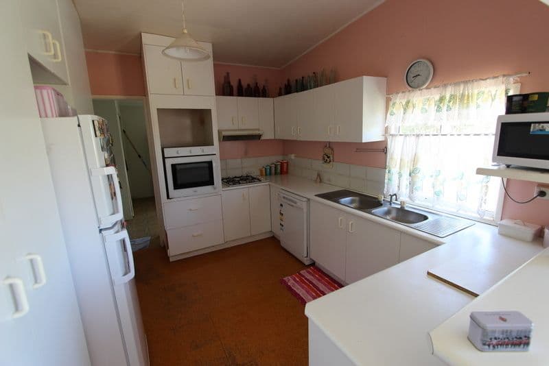 78 Page Street, Charleville QLD 4470, Charleville - Thumbnail 2