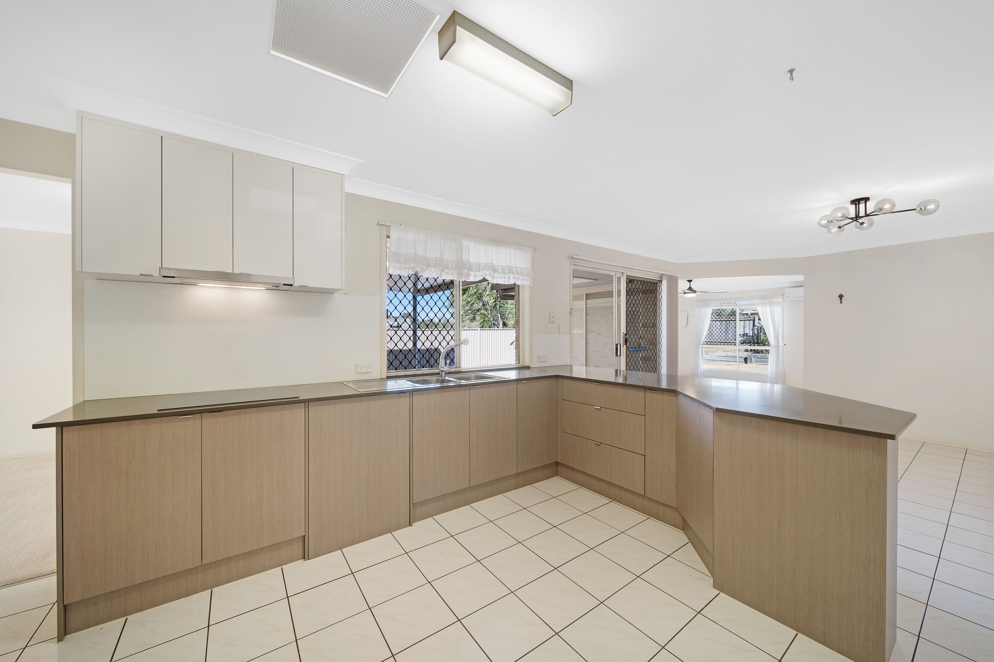 13 Bannockburn Crescent, Parkinson QLD 4115, Parkinson - Thumbnail 3