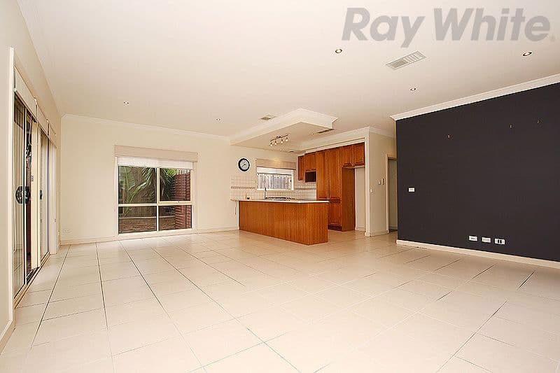 149 The Lakes Boulevard, South Morang VIC 3752, South Morang - Thumbnail 4