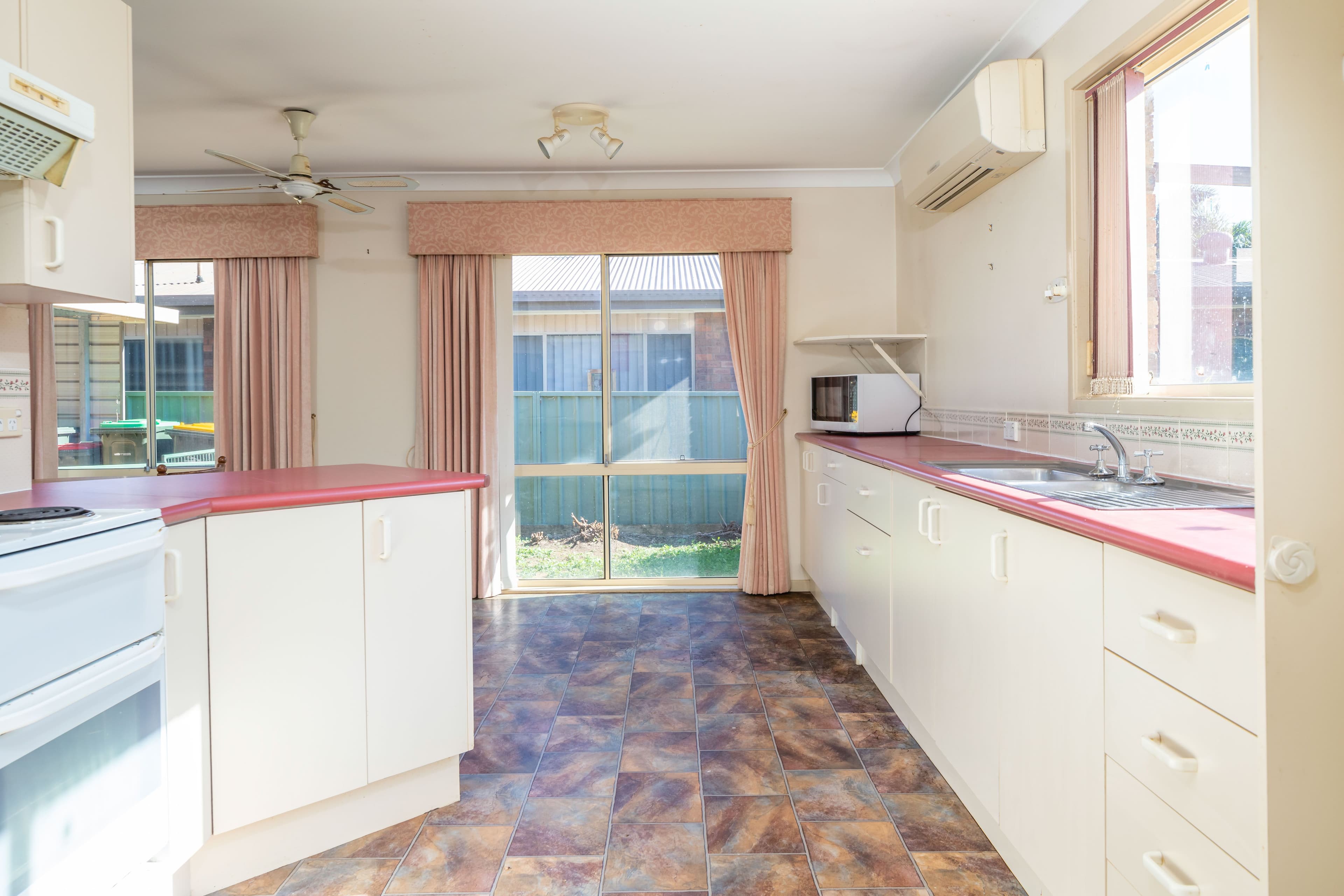 13 Christopher Crescent, Batehaven NSW 2536, Batehaven - Thumbnail 2