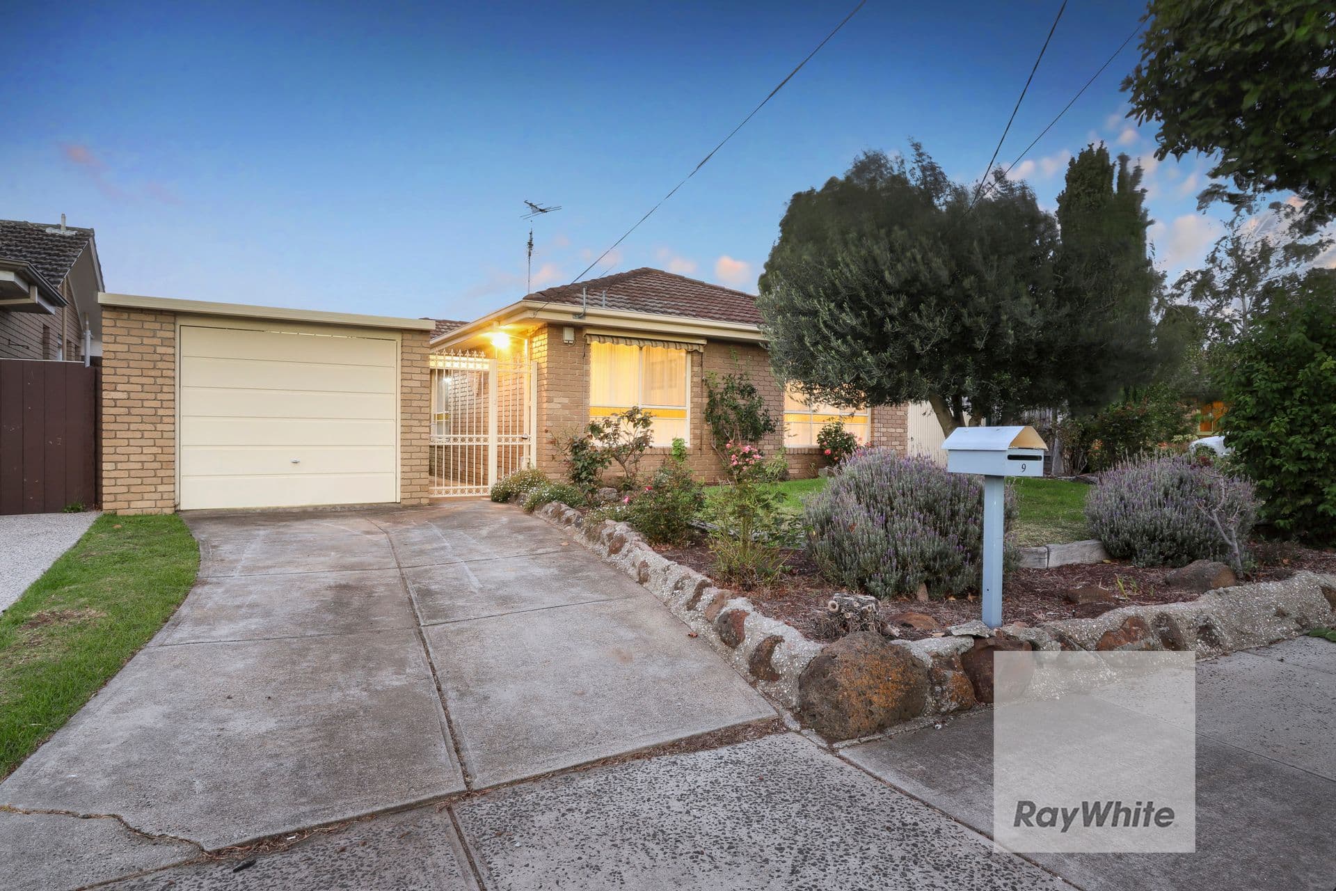 9 Calshot Grove, Gladstone Park VIC 3043, Gladstone Park - Image 1