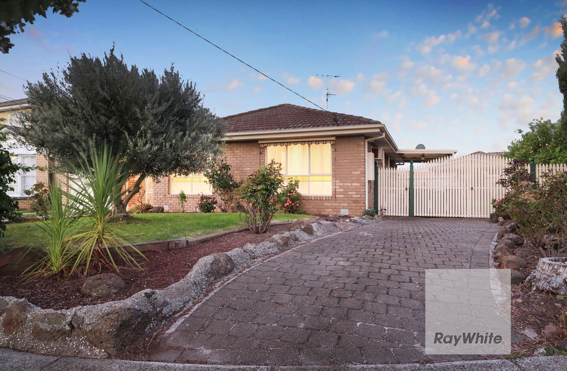9 Calshot Grove, Gladstone Park VIC 3043, Gladstone Park - Thumbnail 4