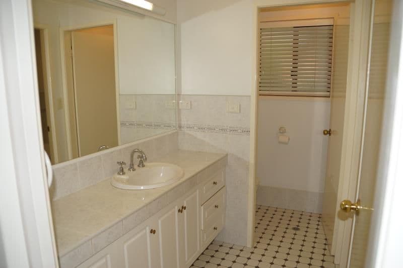 20 Grangewood Drive, DUBBO NSW 2830, Dubbo - Thumbnail 3