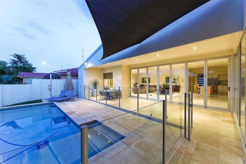 3 Meredith Drive, BROADBEACH WATERS QLD 4218, Broadbeach Waters - Thumbnail 2