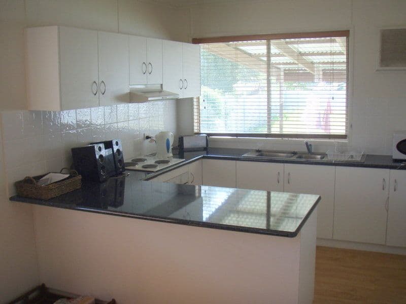 90 Edward Street, CHARLEVILLE QLD 4470, Charleville - Thumbnail 7