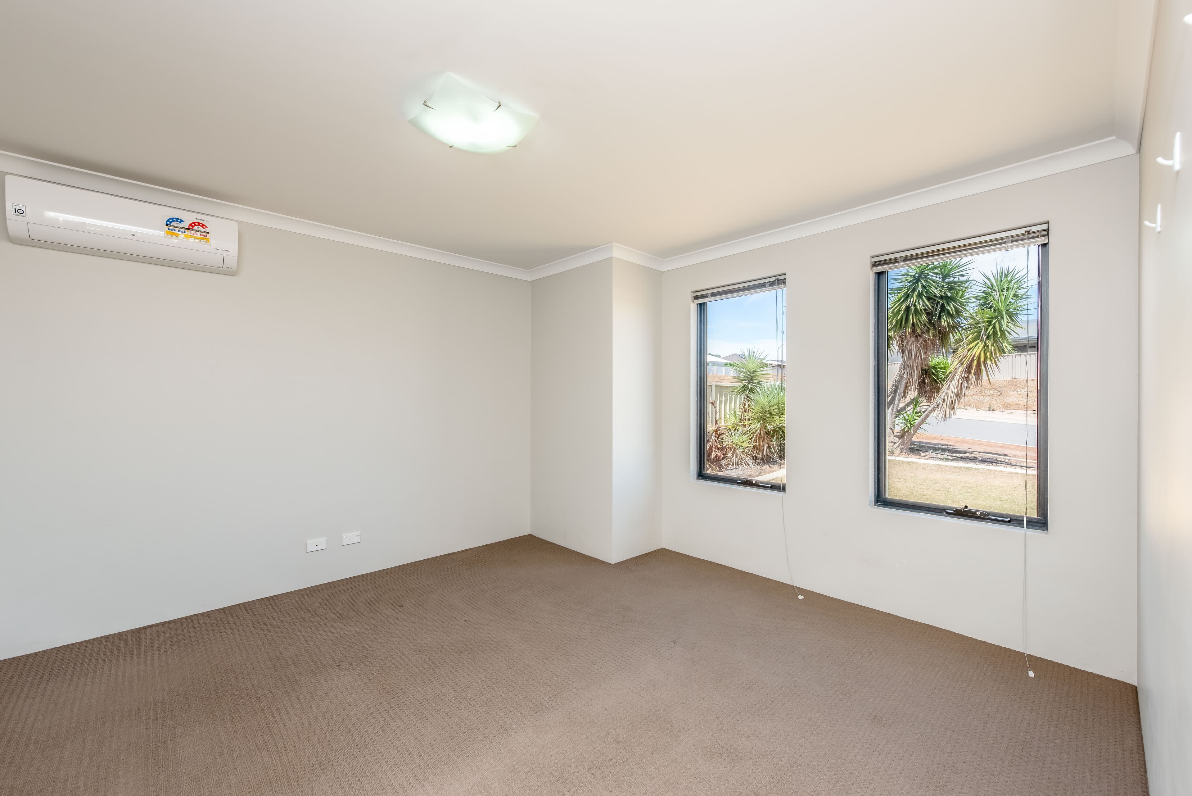 4 Wildwave Bend, Wandina WA 6530, Wandina - Thumbnail 2