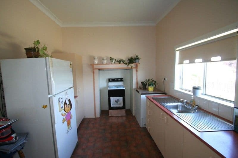 87 Pelham Street, TENTERFIELD NSW 2372, Tenterfield - Thumbnail 2