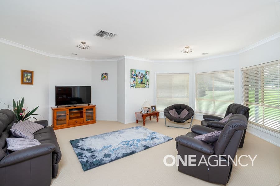 55 PEPPERMINT Drive, Springvale, Springvale - Thumbnail 4