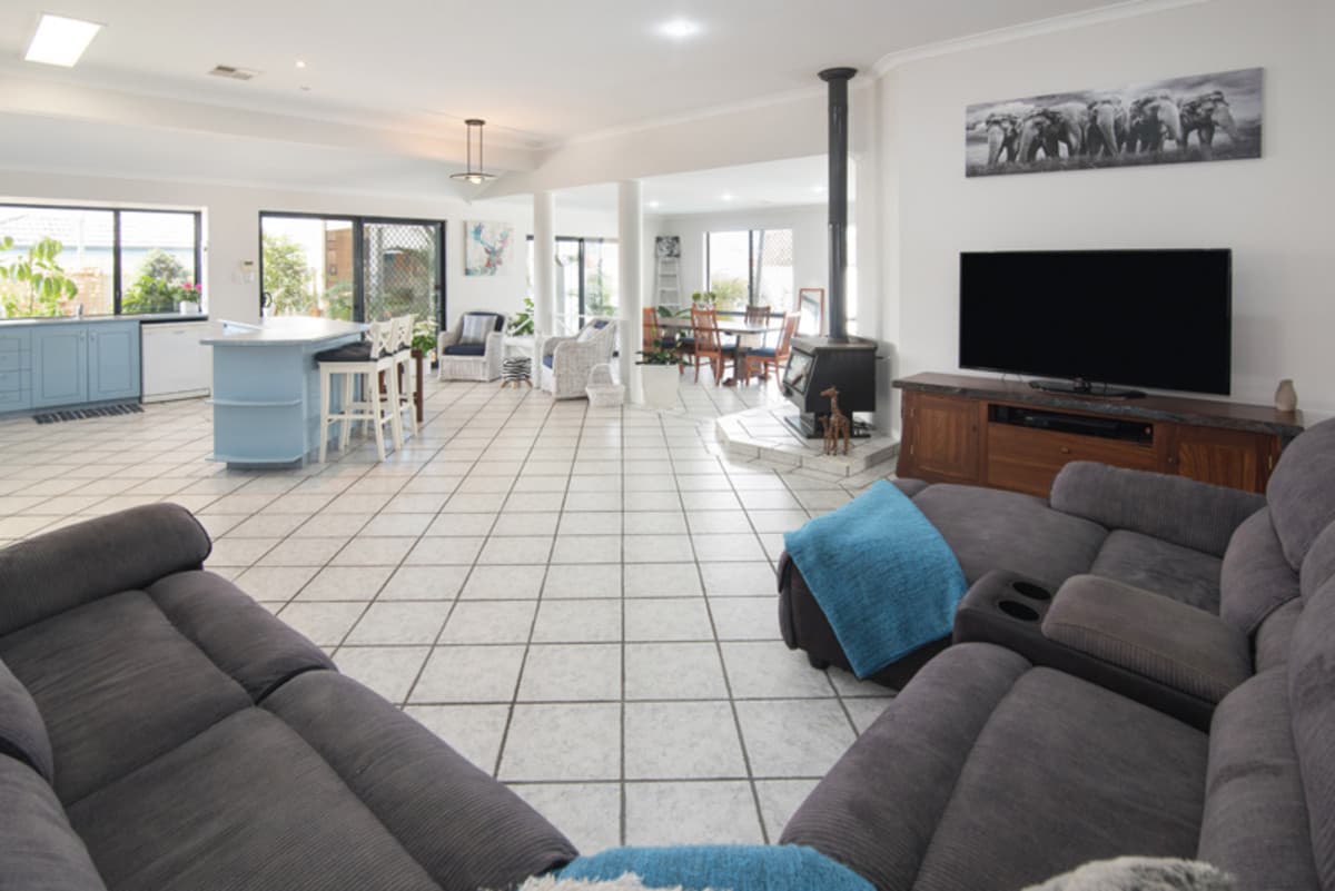 18 Kingfisher Boulevard, Broadwater, Broadwater - Thumbnail 5