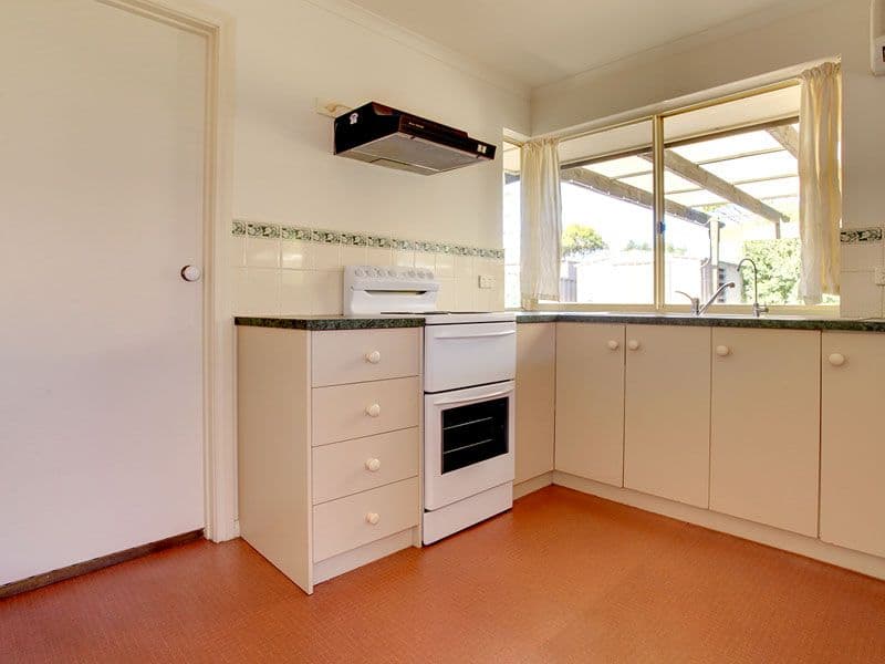 5 Poplar Walk, SEAFORD SA 5169, Seaford - Thumbnail 3