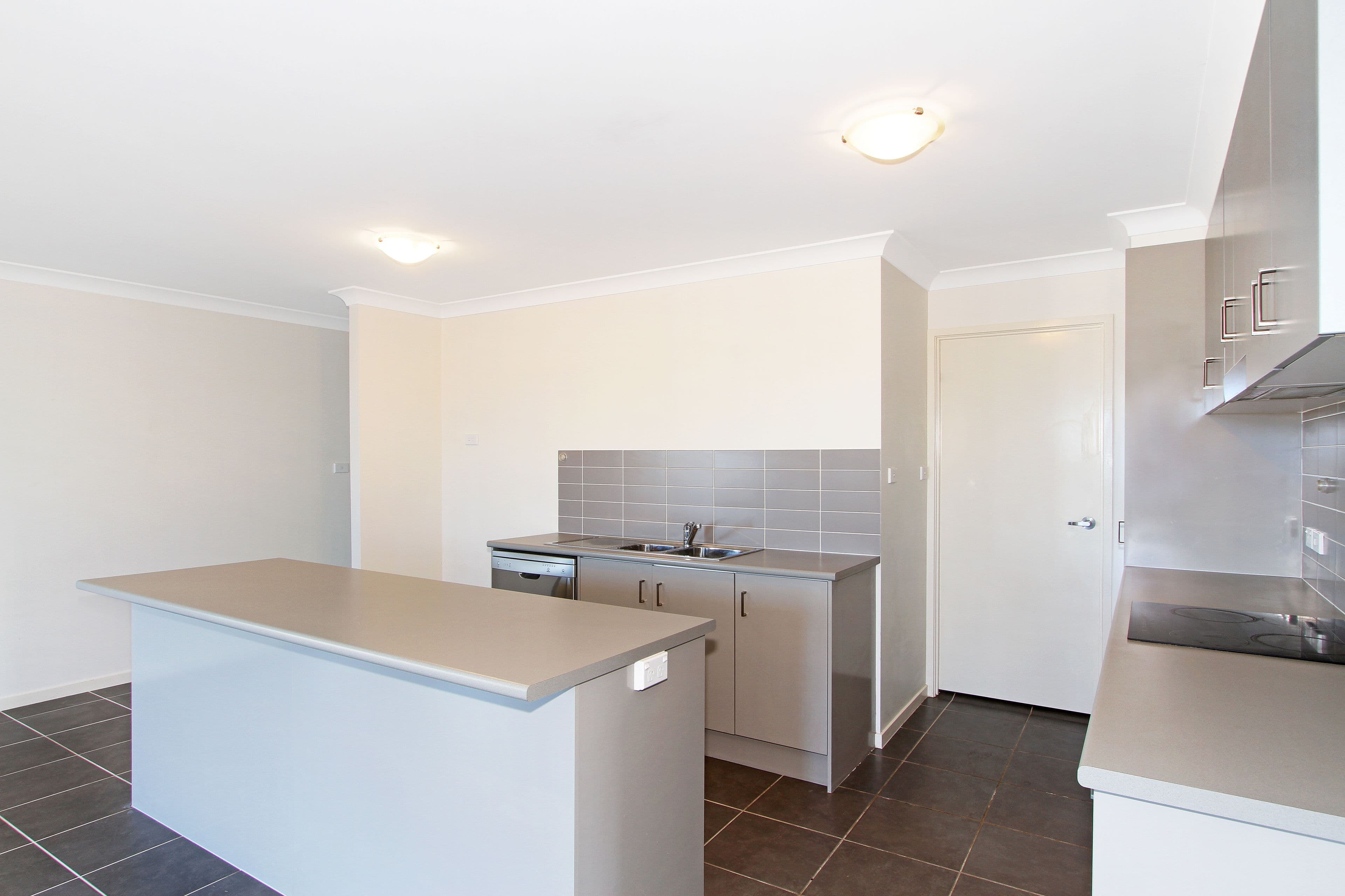 1 Stokes Avenue, Westdale - Thumbnail 2