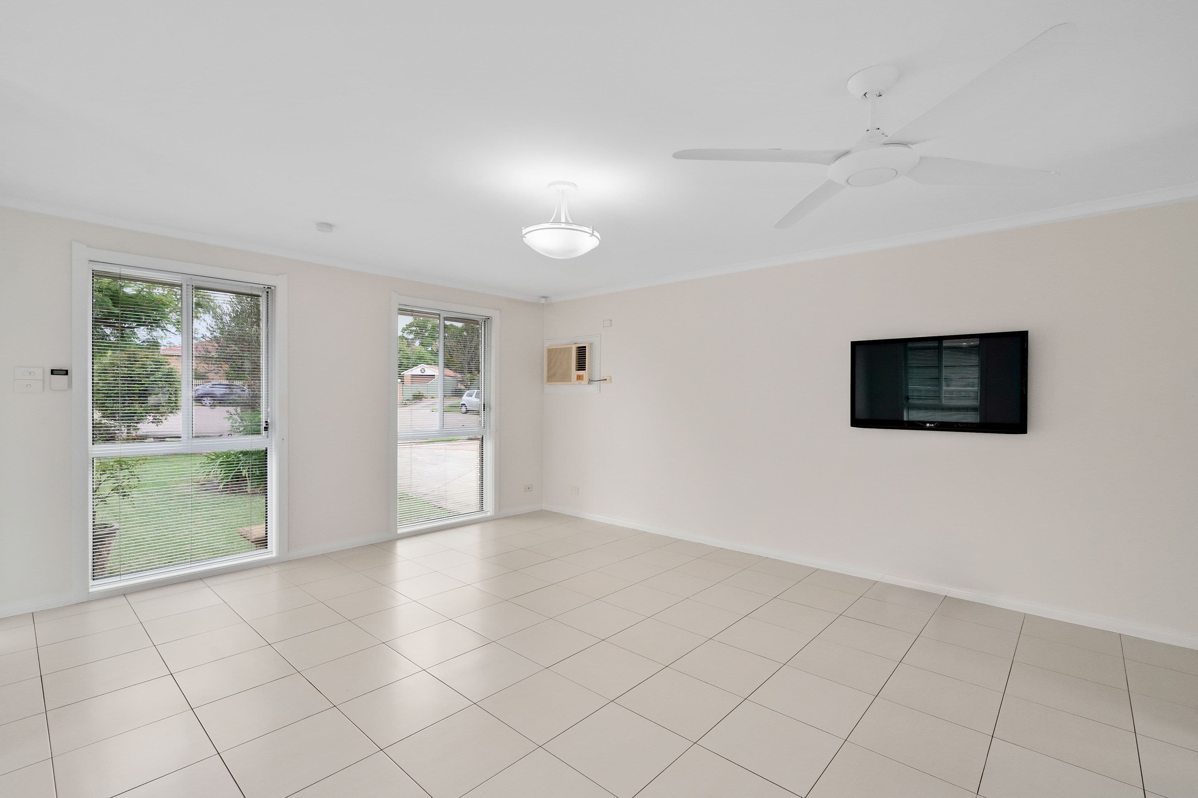 15 & 15a Dandenong Close, Bossley Park NSW 2176, Bossley Park - Thumbnail 2