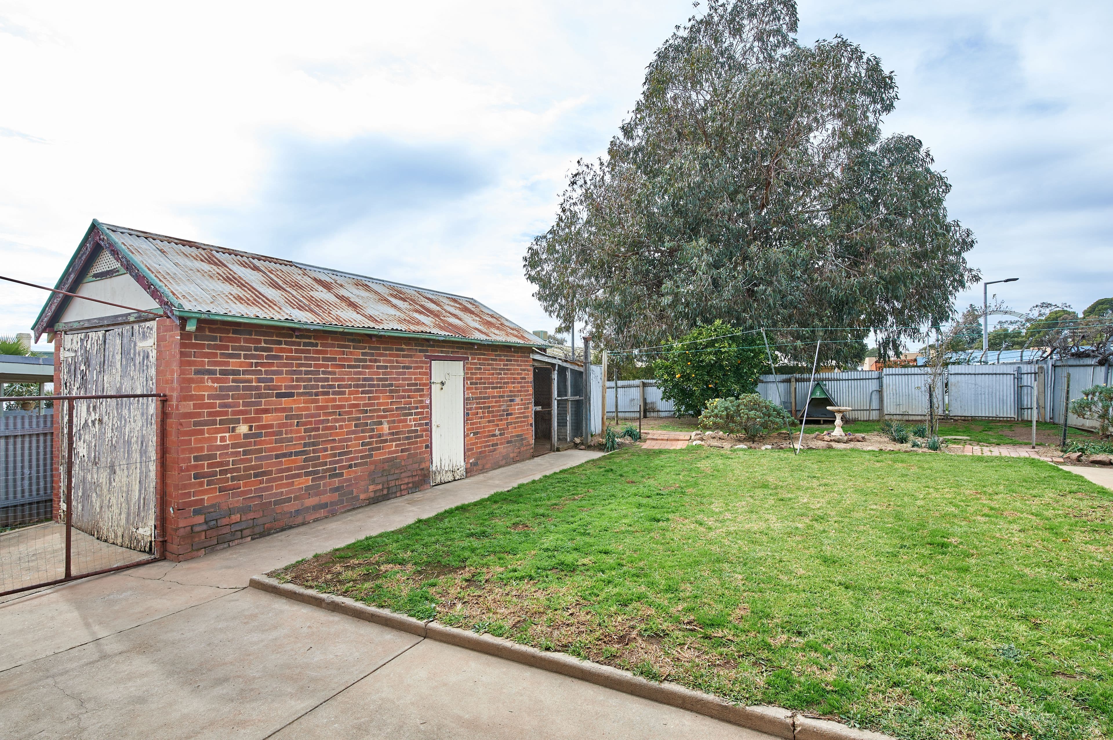 18 Brookong Avenue, Wagga Wagga - Thumbnail 3