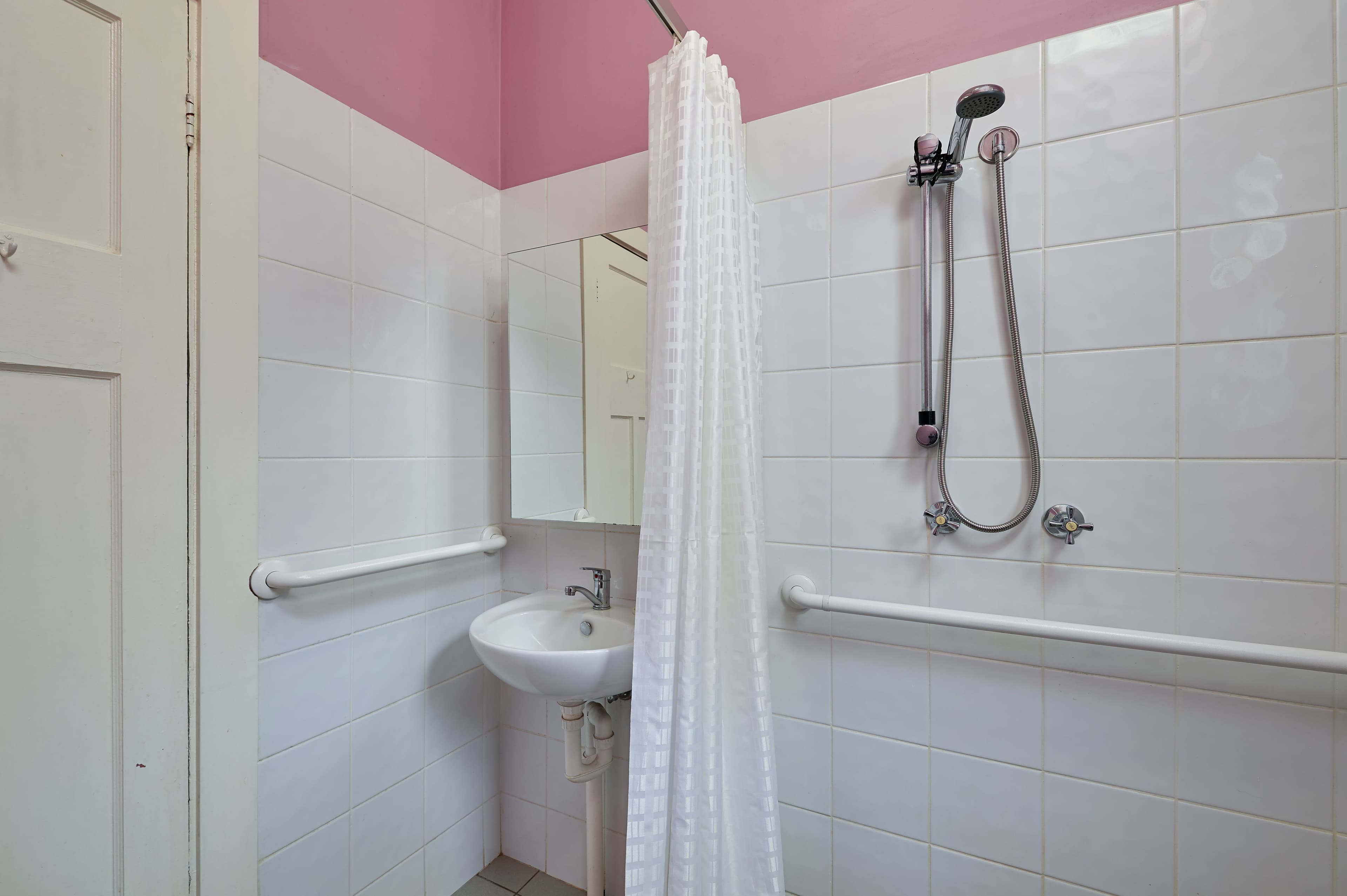 18 Brookong Avenue, Wagga Wagga - Thumbnail 6
