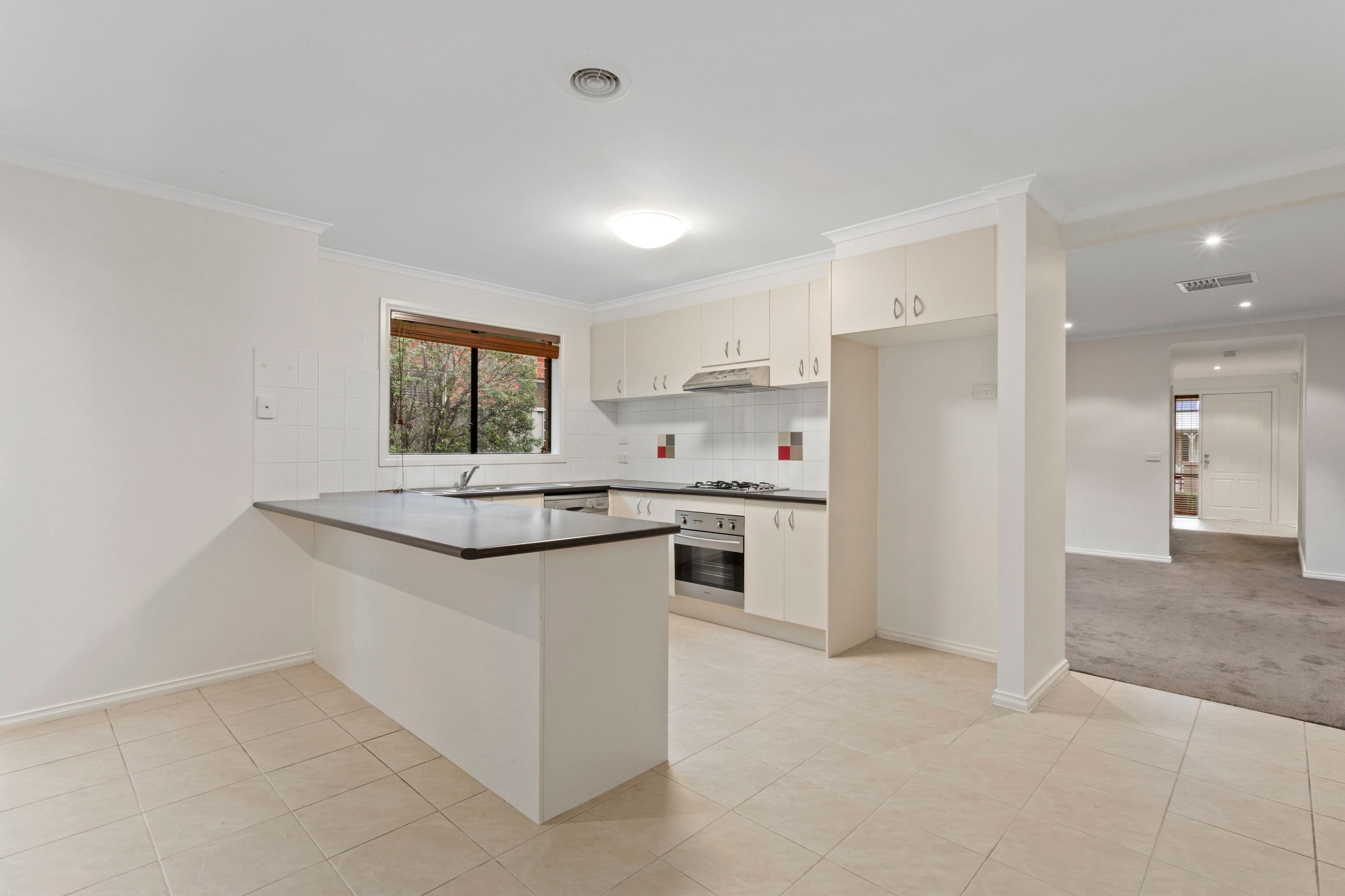 15 Parramatta Walk, Craigieburn VIC 3064, Craigieburn - Thumbnail 2