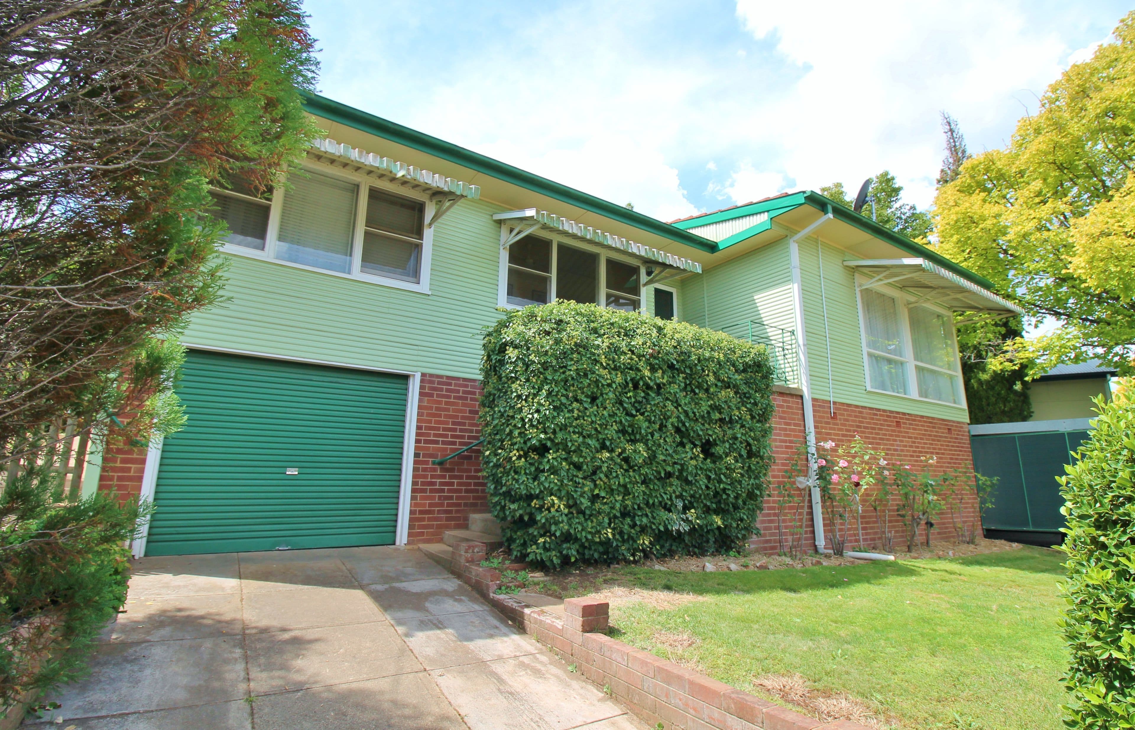21 Whiteman Avenue, Young NSW 2594, Young - Image 1