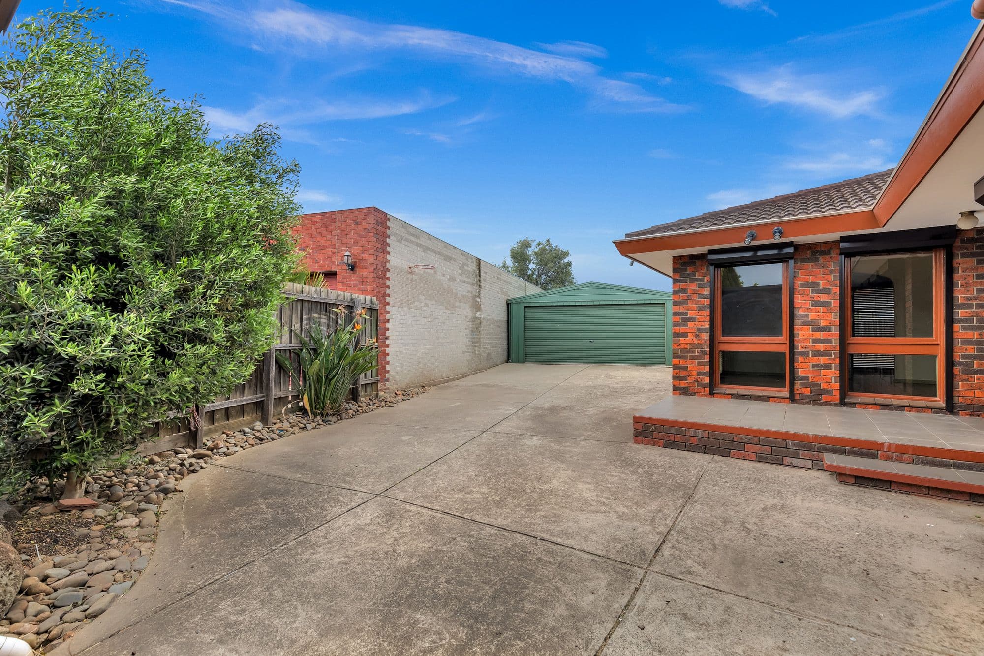 6 Karoola Court, Hoppers Crossing VIC 3029, Hoppers Crossing - Thumbnail 2