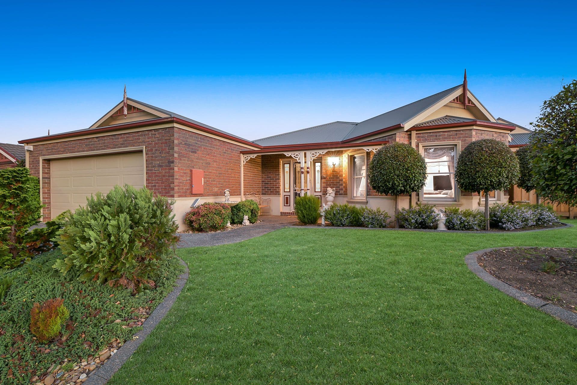 79 Fairholme Boulevard, Berwick VIC 3806, Berwick - Thumbnail 2
