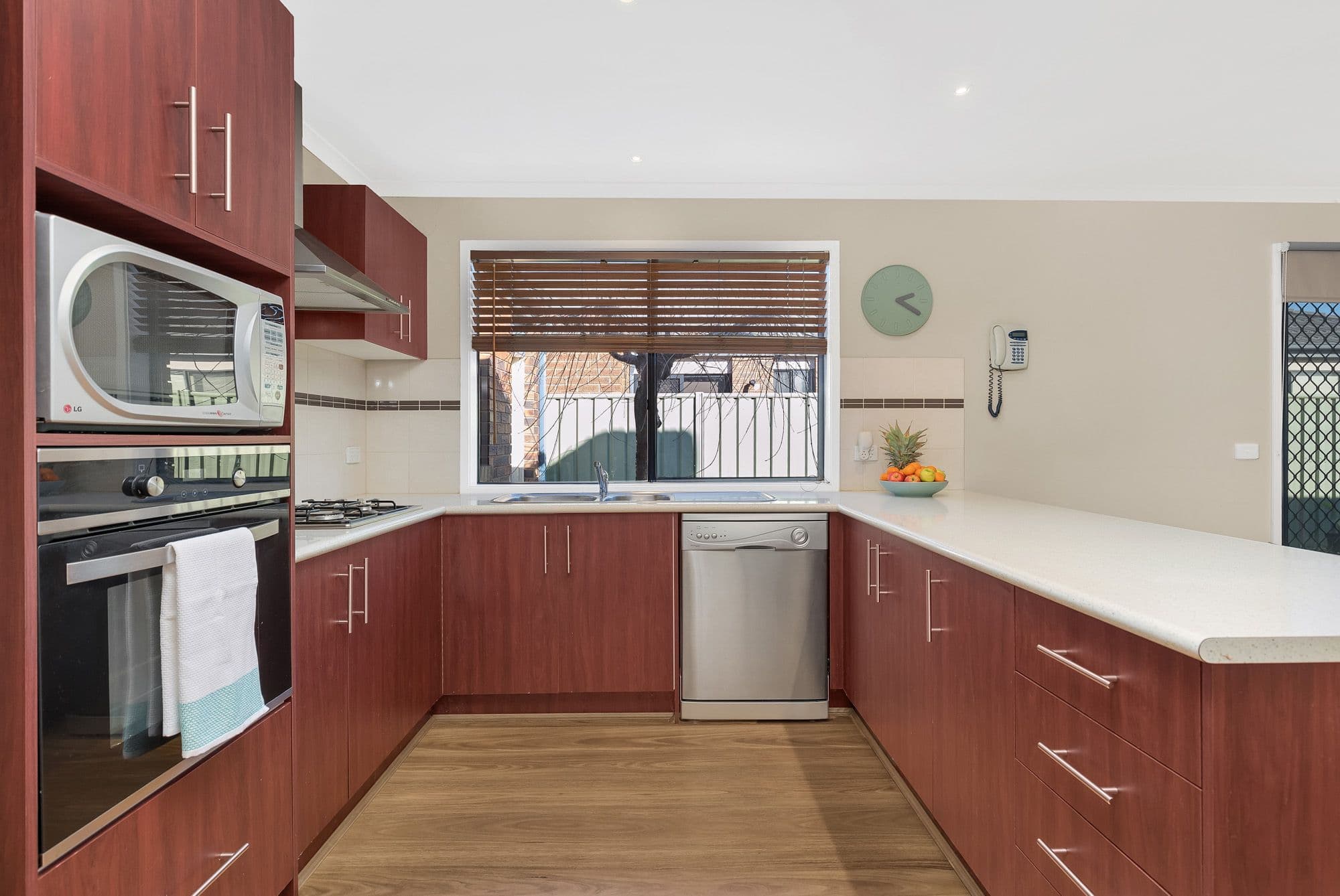 14 Ologhlen Drive, Wyndham Vale VIC 3024, Wyndham Vale - Thumbnail 3