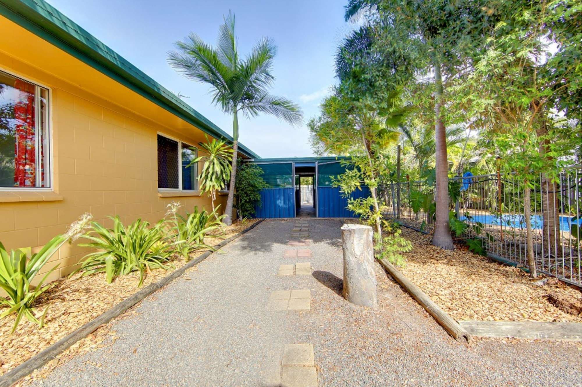 7 Barnaby Court, BURDELL QLD 4818, Burdell - Image 1