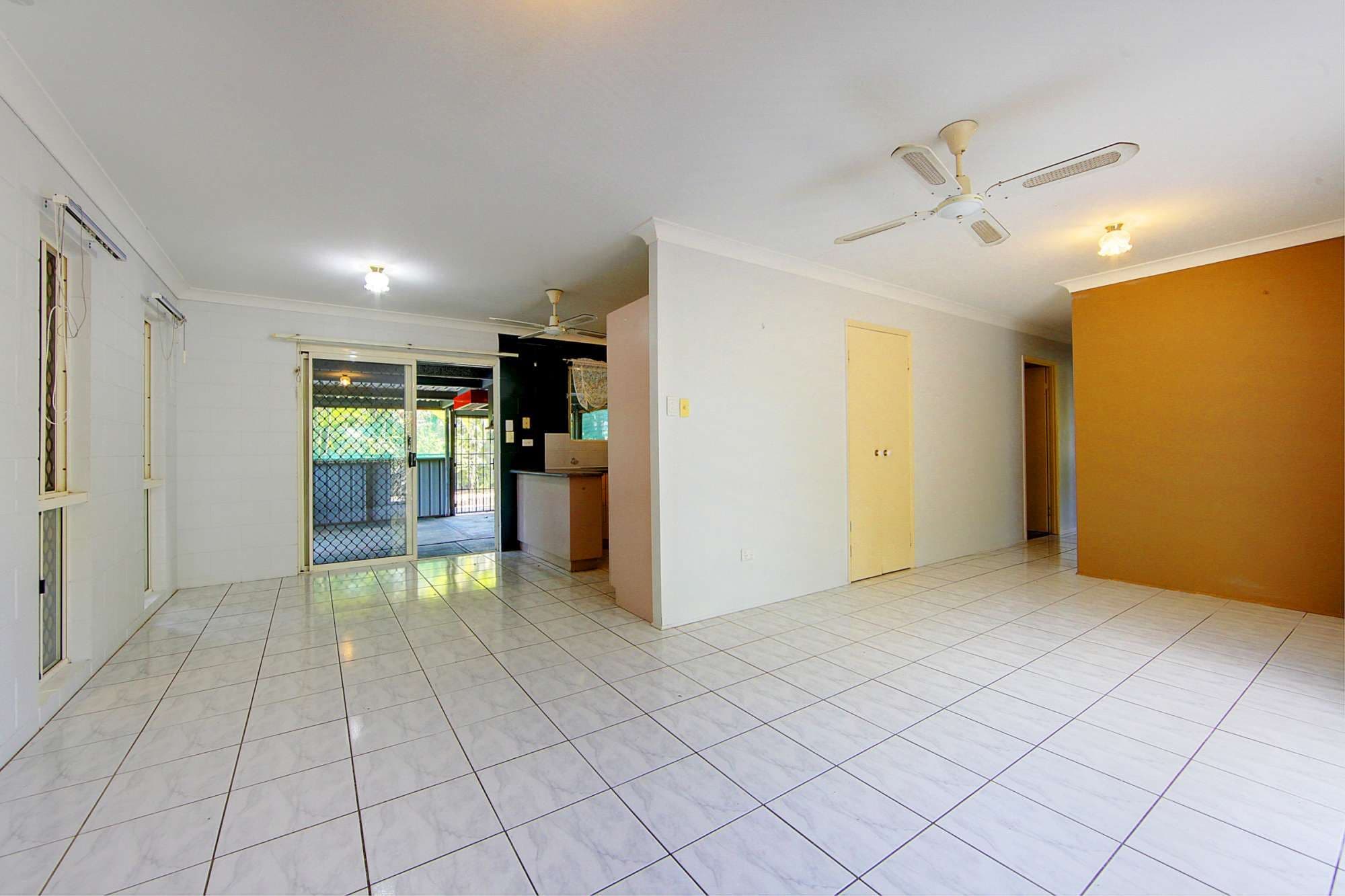 7 Barnaby Court, BURDELL QLD 4818, Burdell - Thumbnail 5