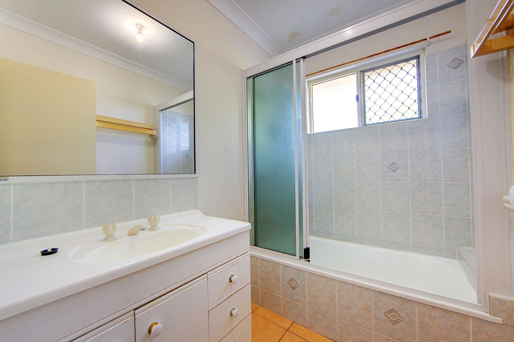 7 Barnaby Court, BURDELL QLD 4818, Burdell - Thumbnail 7