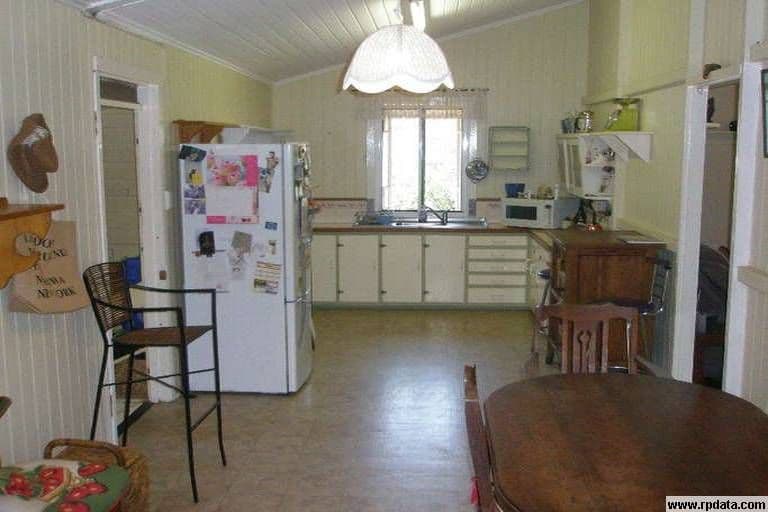 39 Pitt Street, WALKERVALE QLD 4670, Walkervale - Thumbnail 2