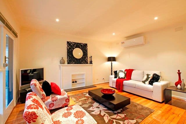 8 Lucille Avenue, RESERVOIR VIC 3073, Reservoir - Thumbnail 2