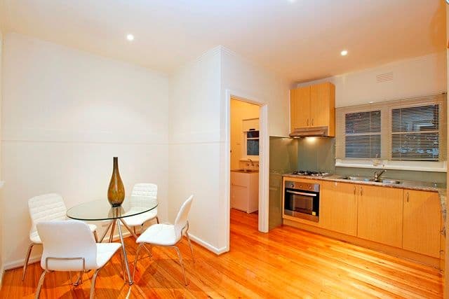 8 Lucille Avenue, RESERVOIR VIC 3073, Reservoir - Thumbnail 5