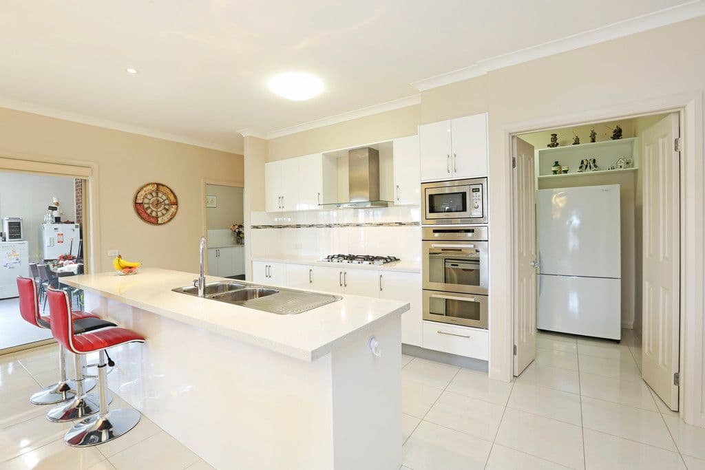 10 Krisanway Drive, Marshall VIC 3216, Marshall - Thumbnail 8