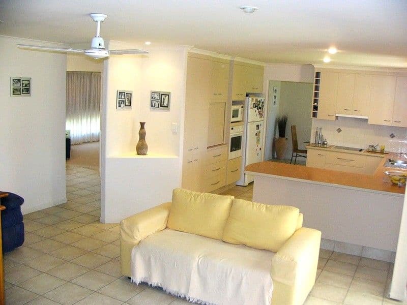9 Norman Terrace, BARGARA QLD 4670, Bargara - Thumbnail 2