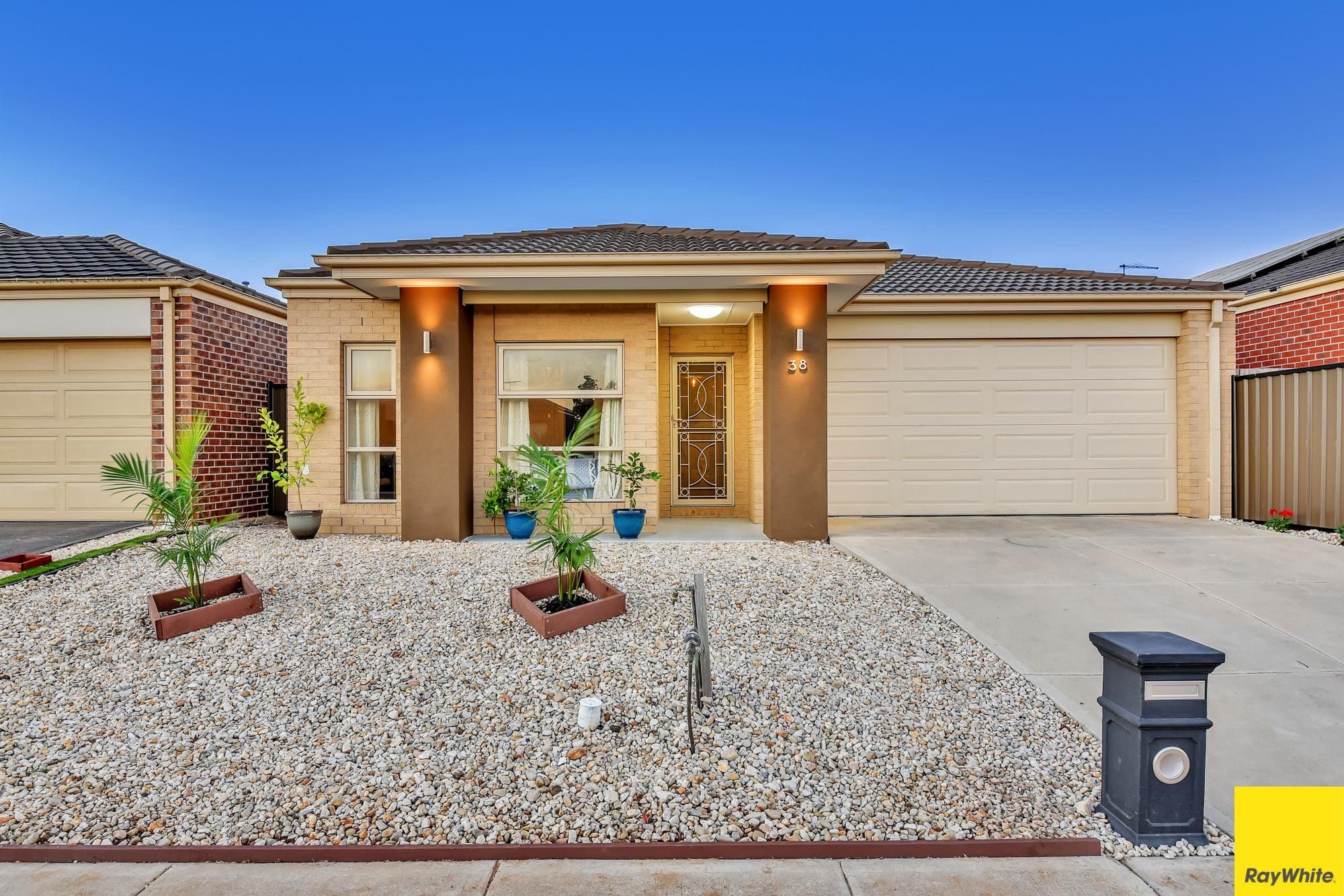 38 TONY Drive, Truganina VIC 3029, Truganina - Thumbnail 4