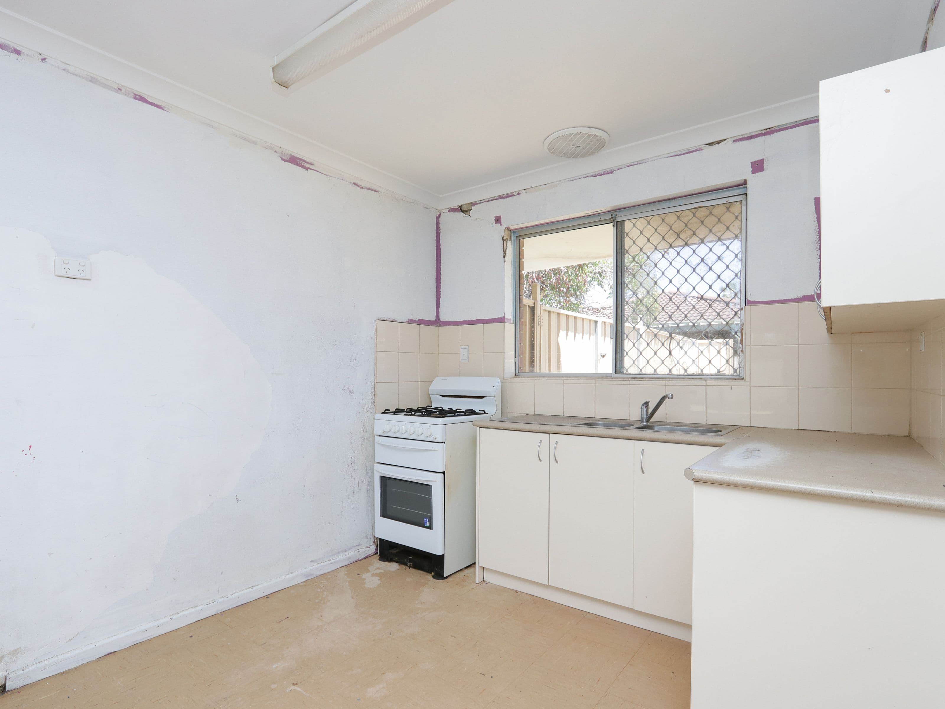 10 Glamorgan Street, East Cannington WA 6107, East Cannington - Thumbnail 7