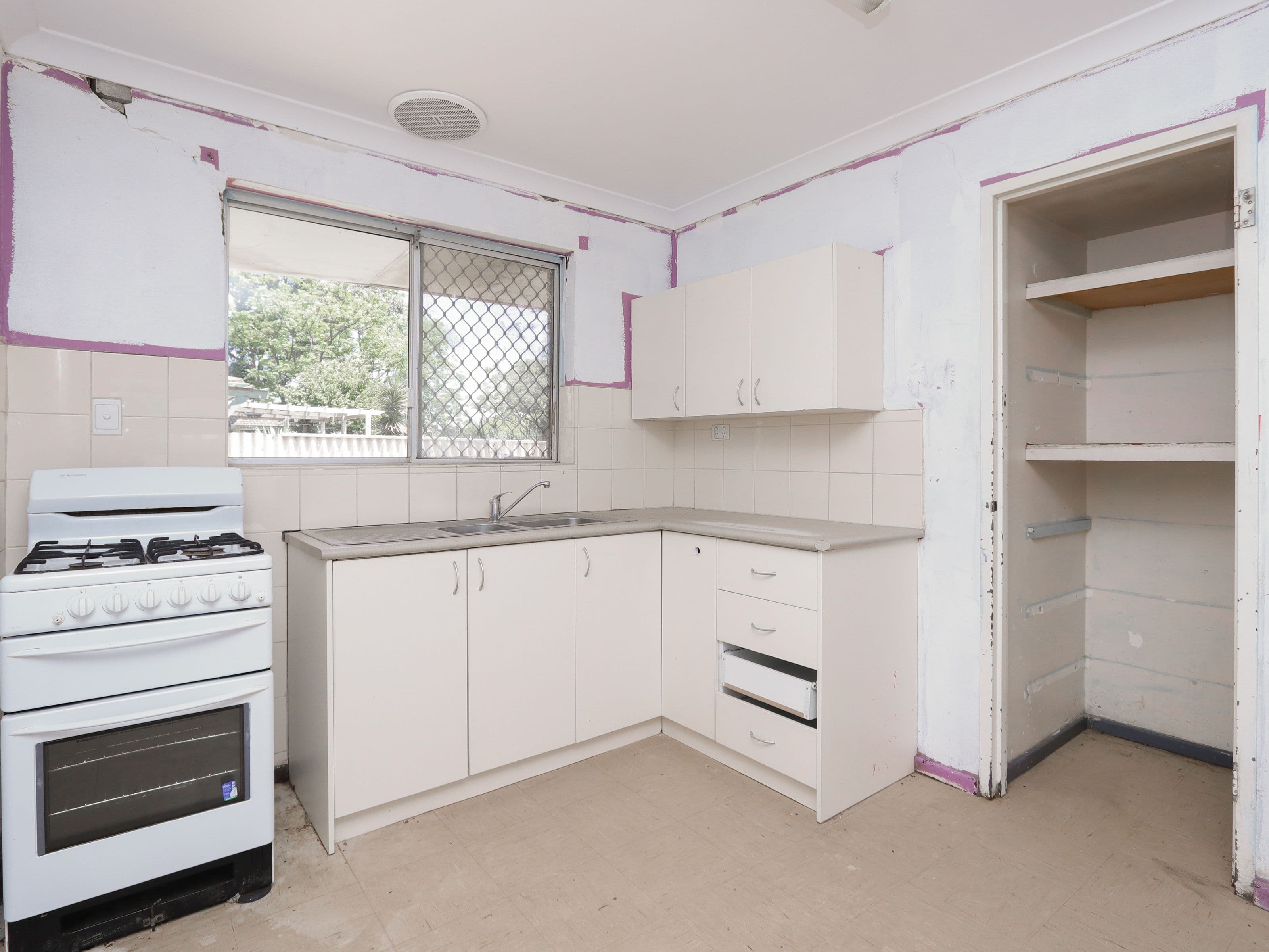 10 Glamorgan Street, East Cannington WA 6107, East Cannington - Thumbnail 8