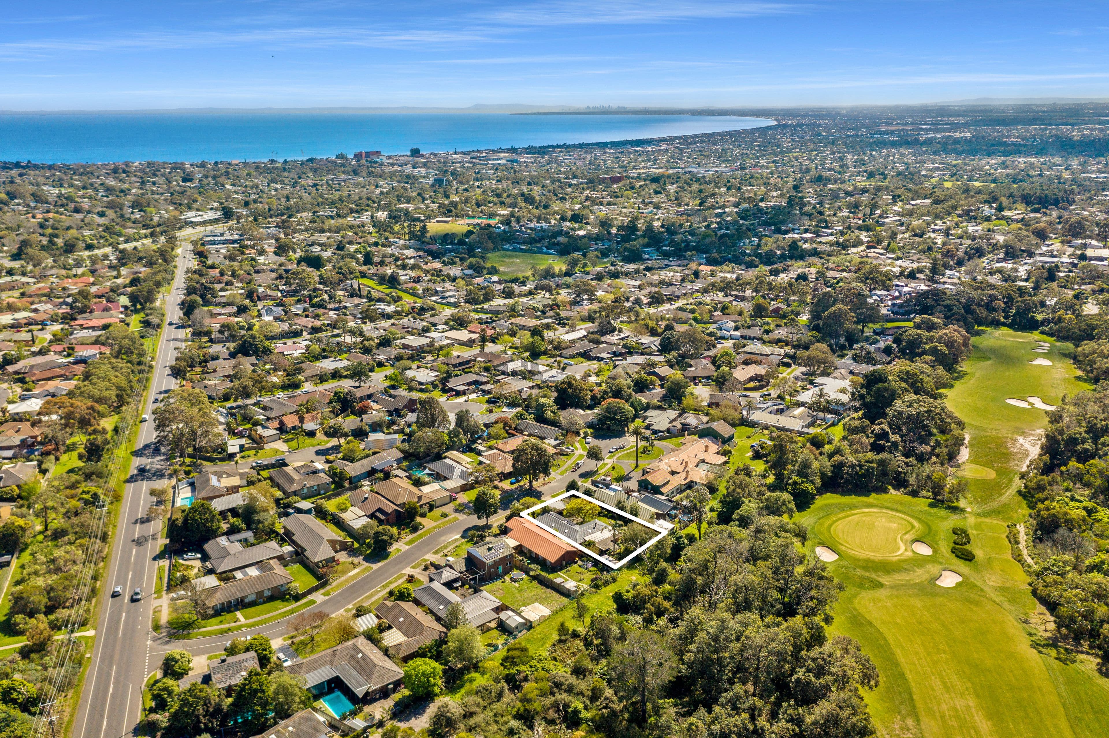14 Netherplace Drive, Frankston VIC 3199, Frankston - Thumbnail 2