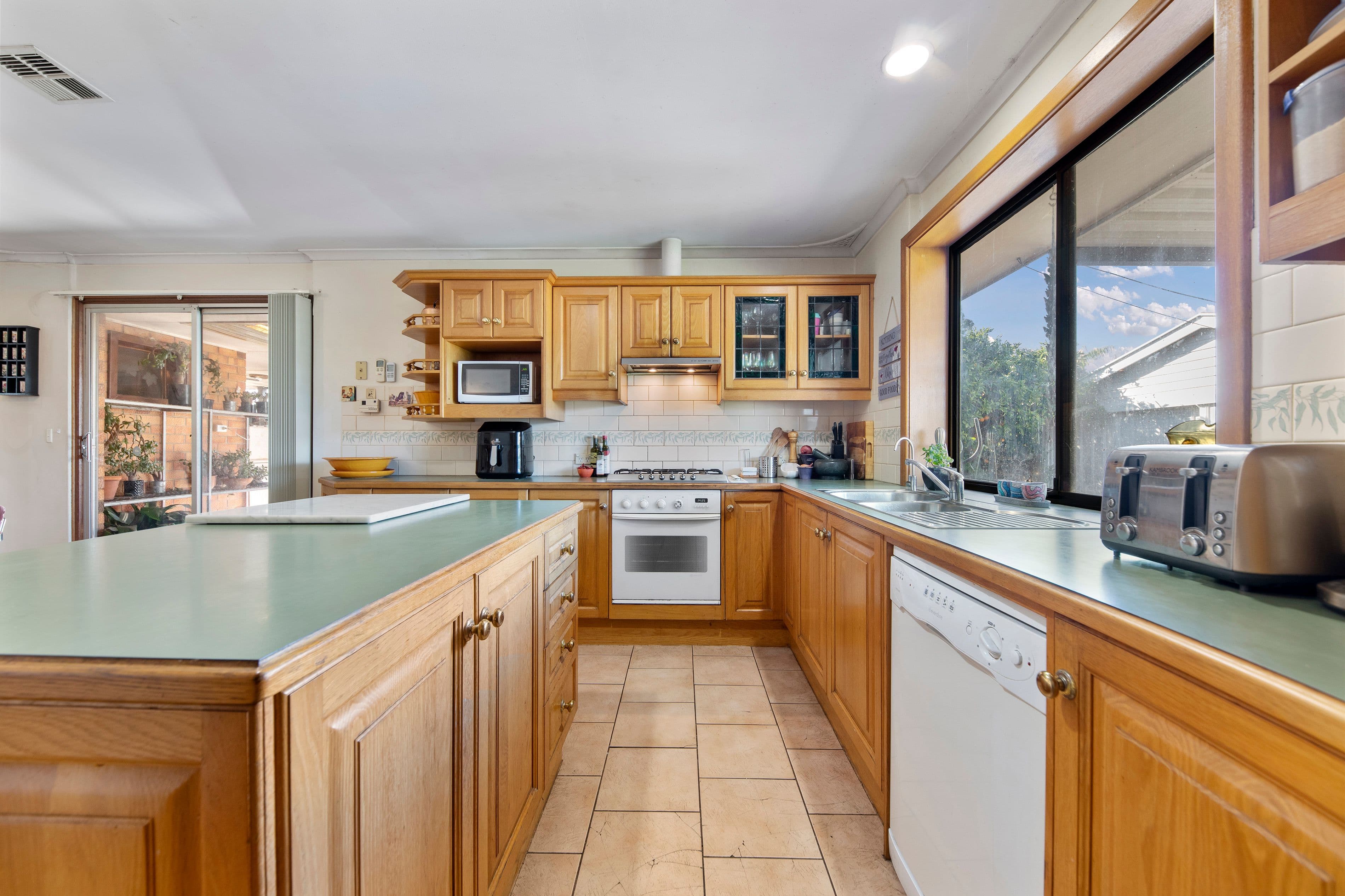 9A Pemberton Street, Oaklands Park SA 5046, Oaklands Park - Thumbnail 4