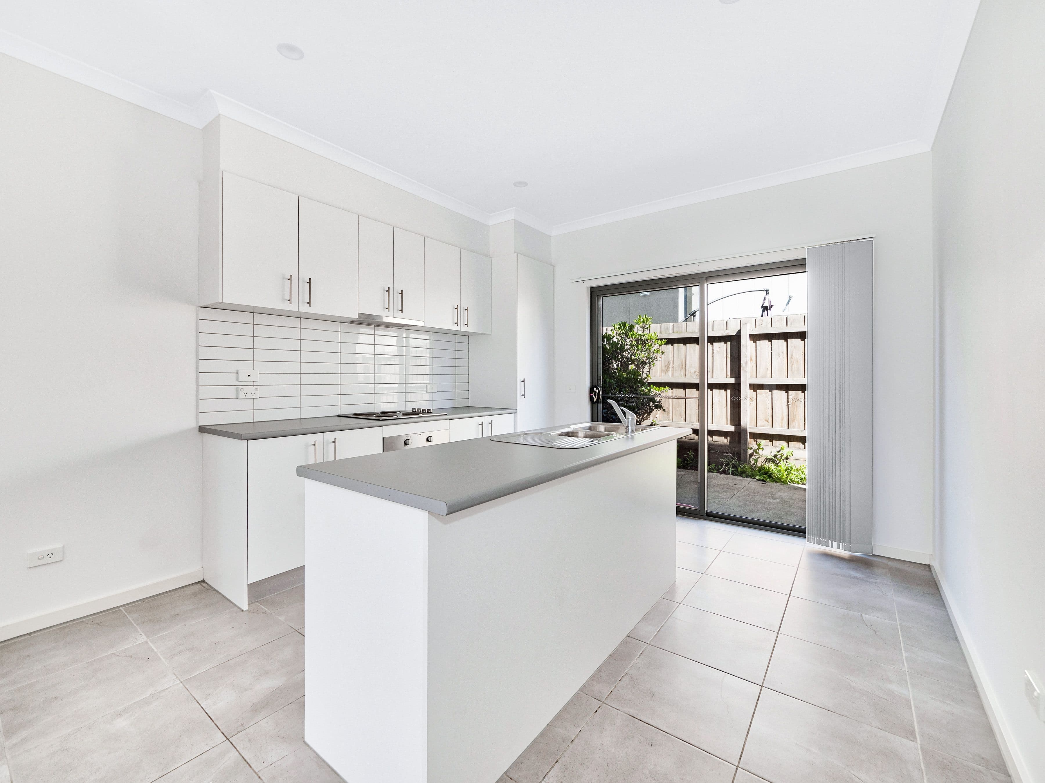 24 Grandvista Crescent, Cranbourne West VIC 3977, Cranbourne West - Thumbnail 3