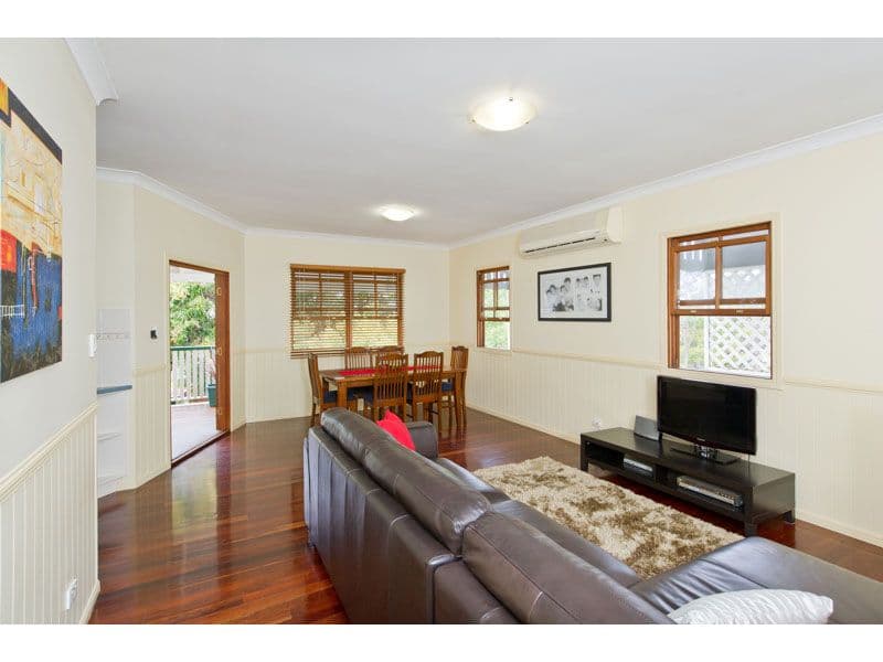 30 Dovedale Crescent, Ashgrove QLD 4060, Ashgrove - Thumbnail 2