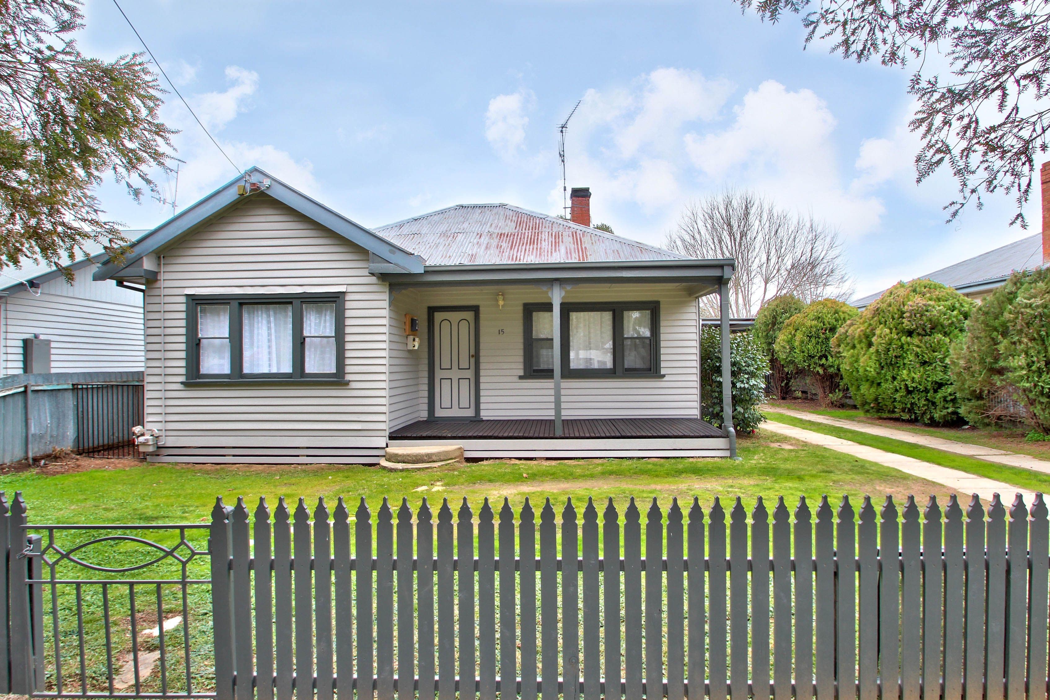 15 Lisfarron Avenue, Cobram VIC 3644, Cobram - Image 1